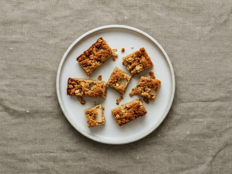 Crumble di pere e avena — ricetta BLW per bambini 12 mesi