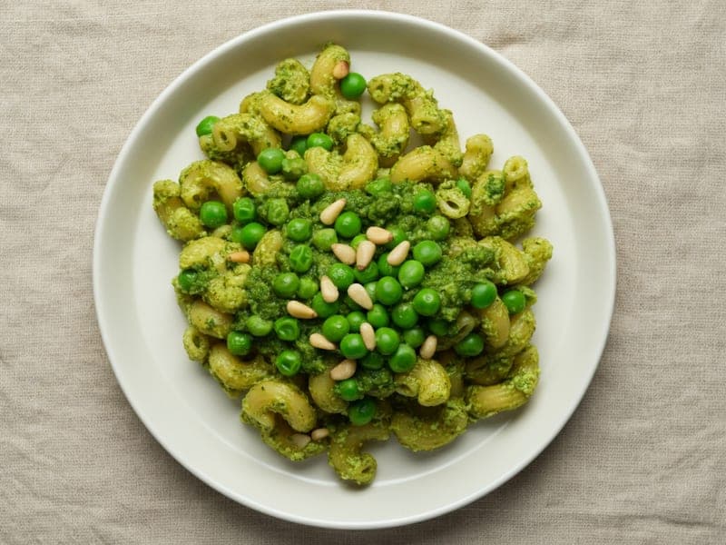 Pasta al pesto con piselli — ricetta BLW per bambini 12 mesi