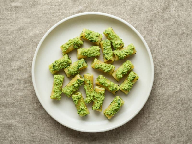 Pasta al pesto di zucchine — ricetta BLW per bambini 9 mesi