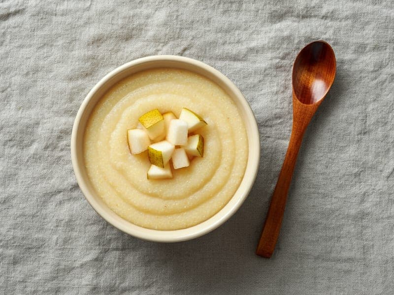 Semolino con pera e cannella — ricetta BLW per bambini 6 mesi