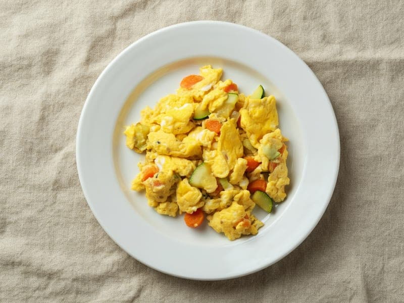Uova strapazzate con verdure — ricetta BLW per bambini 12 mesi
